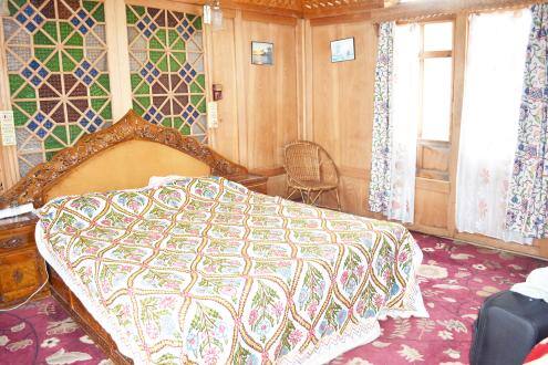 Shah Parie Houseboat, Srinagar 2